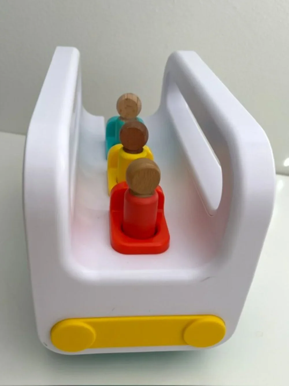 Lovevery Wheel Around Town Bus